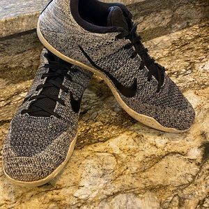 Kobe 11 Elite Low “Oreo”